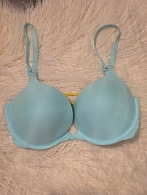 Victoria's Secret Light Blue Padded T-Shirt Bra